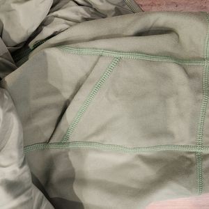 American Eagle running short with pockets on both sides